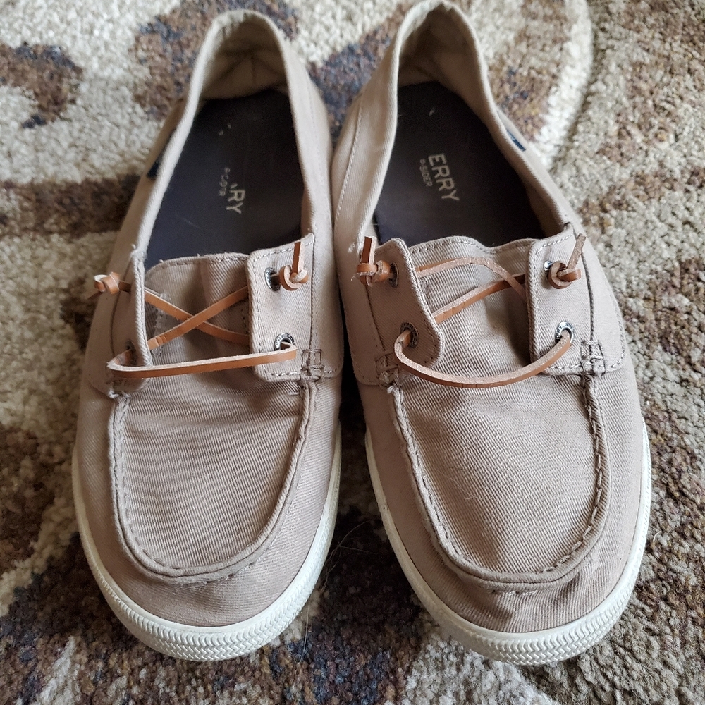 Womans canvas sperry